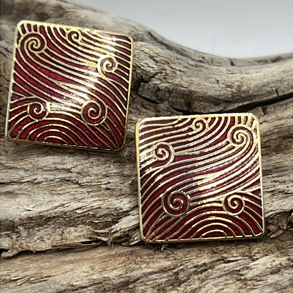 RARE Vintage Isle of Skye Red/Gold Post Earrings.